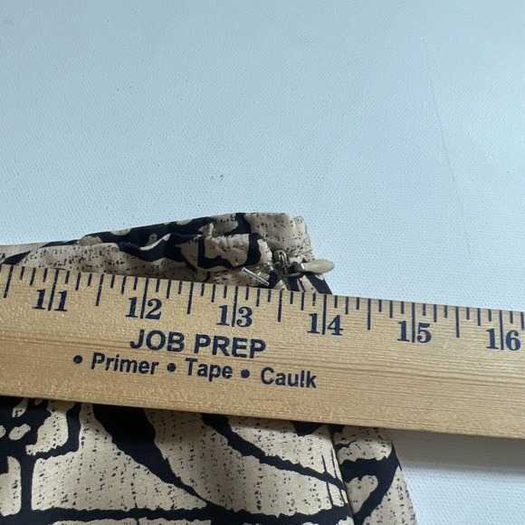 S.L.B.Vintage Silk Floral Print Sz 10 Pants in Beige / Black Capri Inseam: 25" - Picture 7 of 10